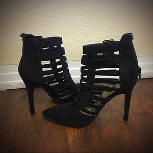 G By Guess black heels 6.5